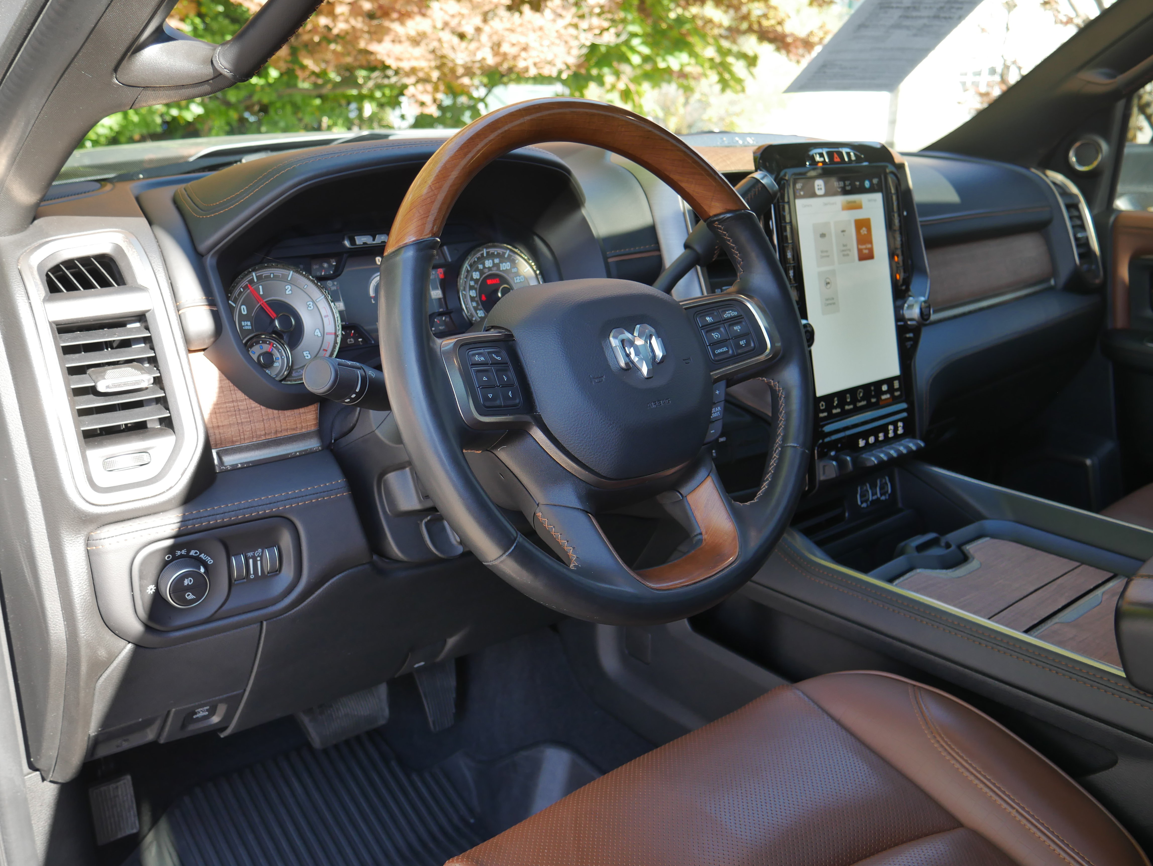 Used 2022 RAM 3500 Limited AWD/4WD image 4