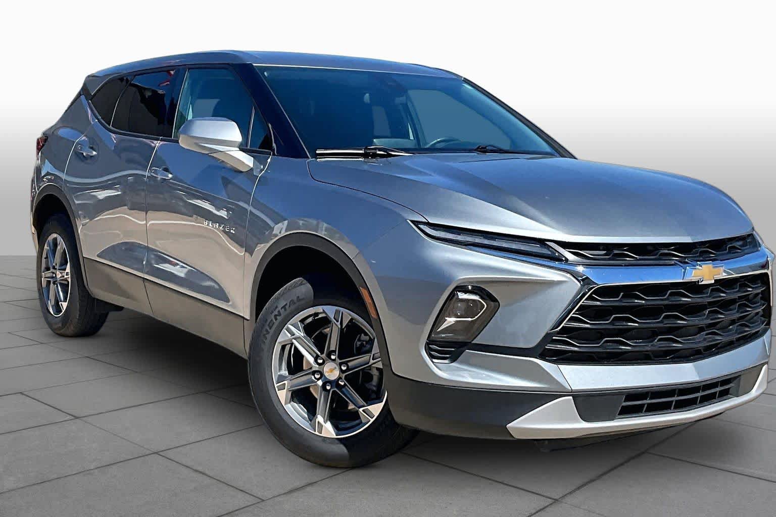 Used 2026 Chevrolet Blazer LT FWD image 3