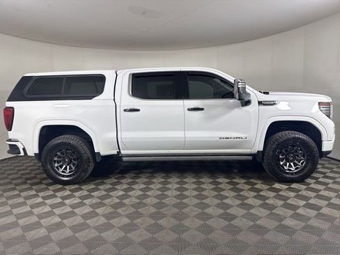 Used 2022 GMC Sierra 1500 Denali w/ Denali Reserve Package AWD/4WD image 2