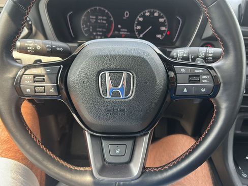Used 2025 Honda Pilot TrailSport image 15