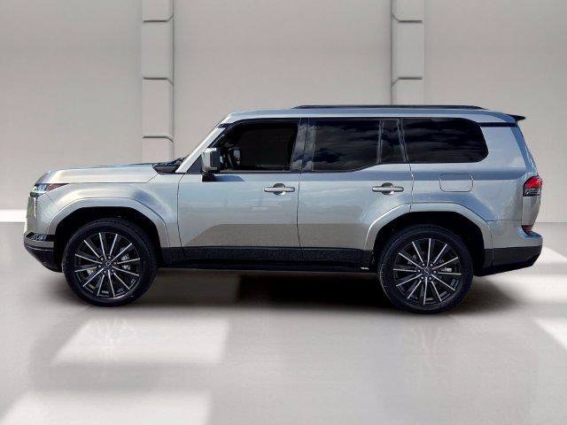 Used 2024 Lexus GX 550 w/ Accessory Package (2T) AWD/4WD image 2