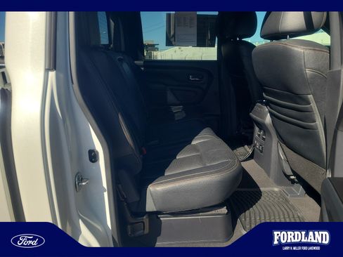 Used 2019 Nissan Titan SL w/ Midnight Edition AWD/4WD image 18