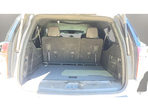 Used 2021 Chevrolet Suburban RST AWD/4WD image 29