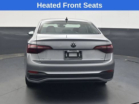 Used 2024 Volkswagen Jetta SE FWD image 5