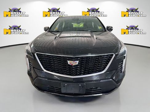 Used 2023 Cadillac XT4 Sport w/ Enhanced Visibility Package AWD/4WD image 2