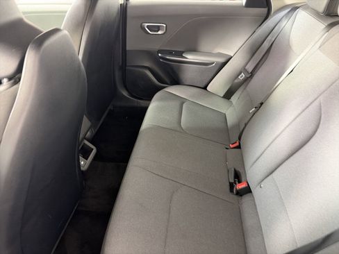 Used 2025 Kia K4 FWD image 22