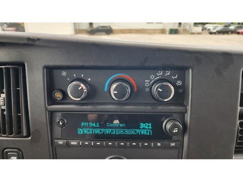 Used 2020 Chevrolet Express 3500 LT w/ LT Preferred Equipment Group image 17