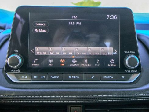Used 2024 Nissan Rogue SV FWD image 24