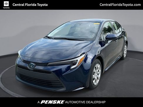 Used 2025 Toyota Corolla LE FWD image 1