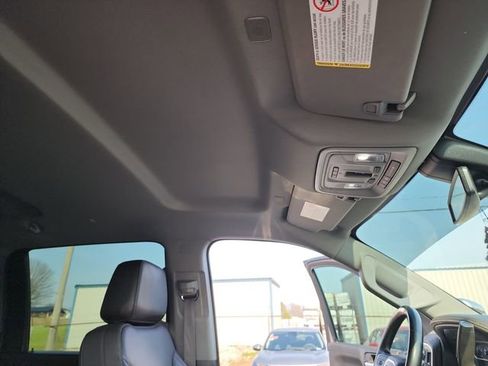 Used 2023 GMC Sierra 2500 SLT w/ SLT Preferred Package AWD/4WD image 16
