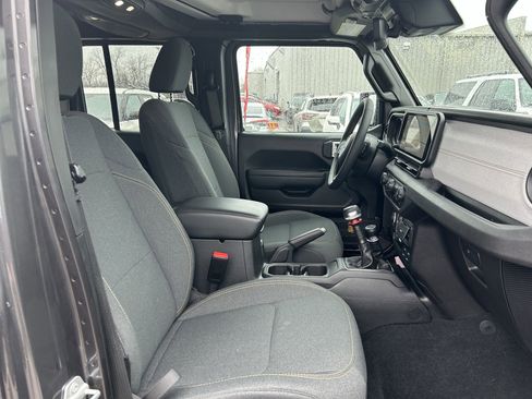 Used 2024 Jeep Gladiator Sport image 24