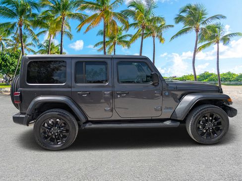Certified 2025 Jeep Wrangler Unlimited Sahara AWD/4WD image 2