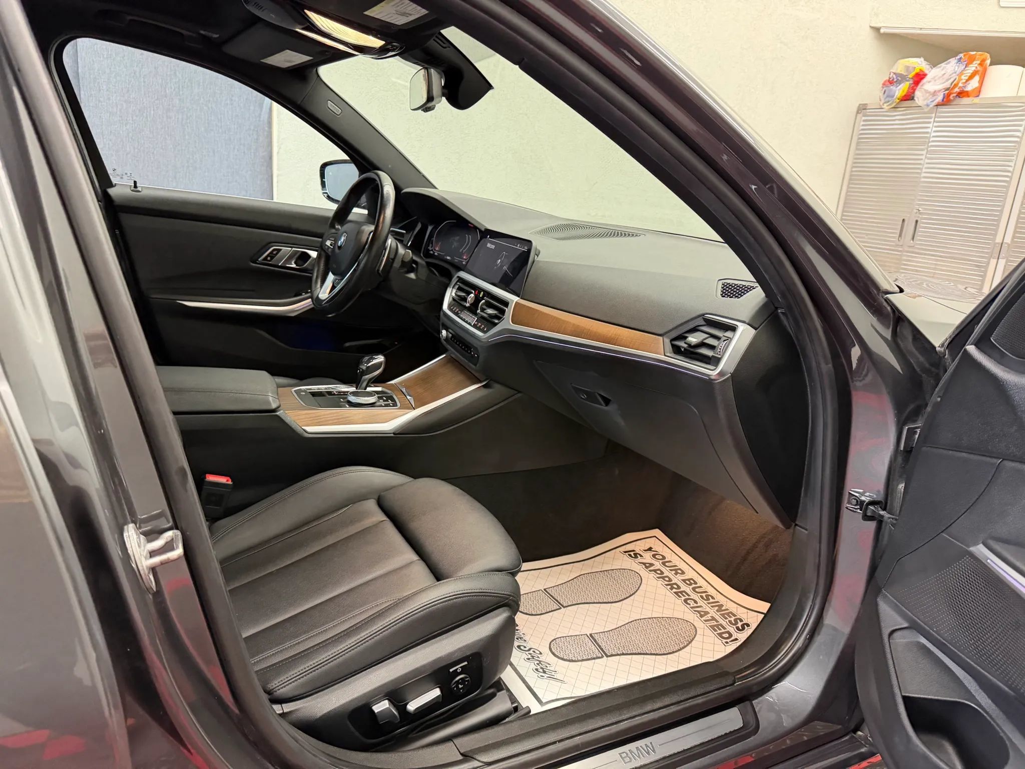 Used 2019 BMW 330i xDrive Sedan w/ Premium Package AWD/4WD image 10