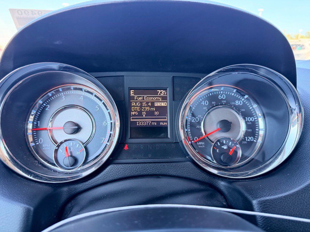 Used 2014 Chrysler Town & Country Touring FWD image 24