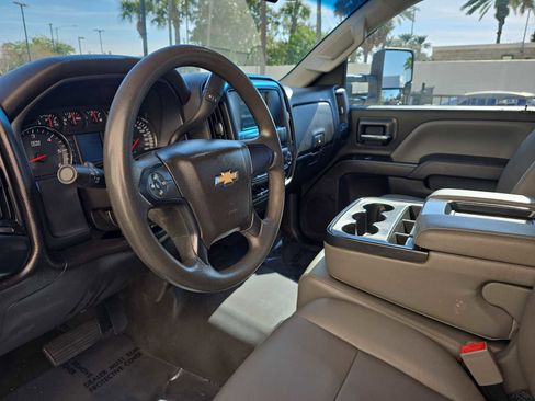 Used 2018 Chevrolet Silverado 2500 W/T w/ WT Convenience Package image 11