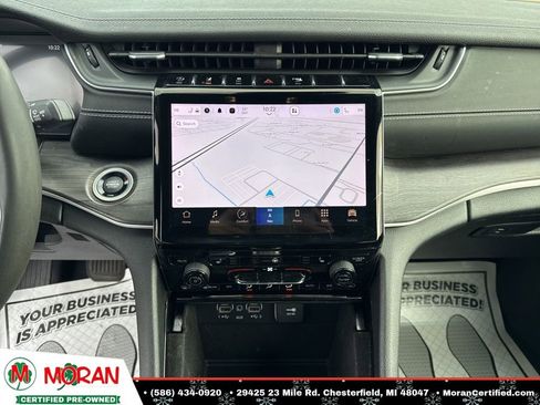 Used 2023 Jeep Grand Cherokee Limited image 17