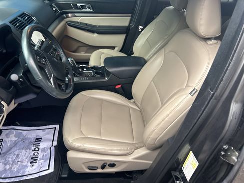Used 2019 Ford Explorer XLT w/ Equipment Group 202A image 14