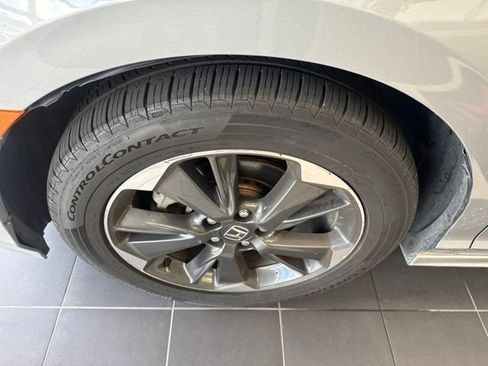 Used 2023 Honda Odyssey Elite image 2