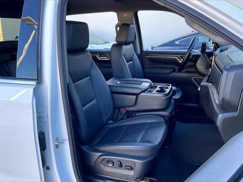 Used 2025 GMC Sierra 1500 SLT image 7