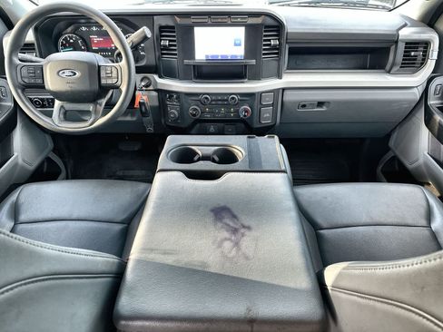 Used 2024 Ford F250 XL w/ XL Chrome Package image 10