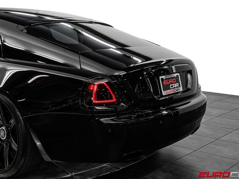 Used 2016 Rolls-Royce Wraith RWD image 18