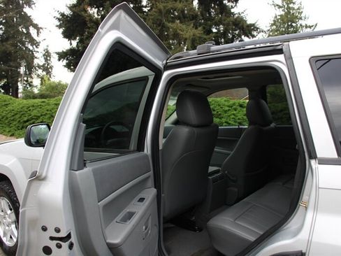 Used 2007 Jeep Grand Cherokee Laredo RWD image 15