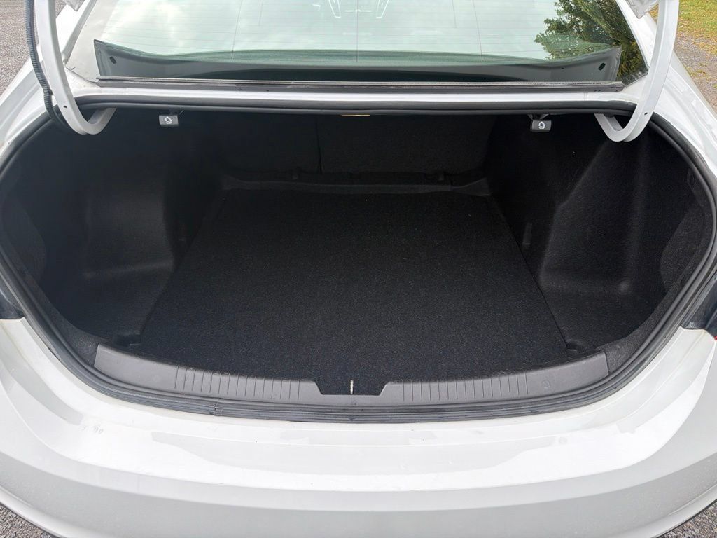 Certified 2018 Chevrolet Malibu LS FWD image 8