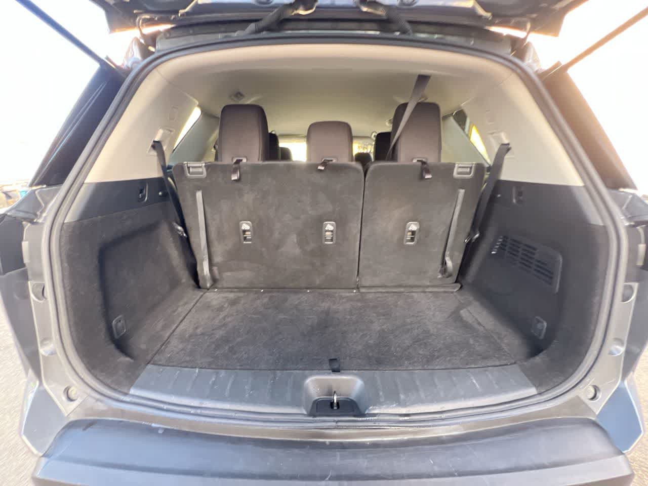 Used 2024 Nissan Pathfinder SV AWD/4WD image 24