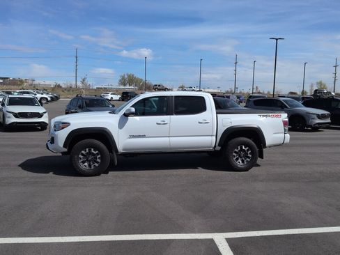 Used 2023 Toyota Tacoma TRD Off-Road w/ Technology Package AWD/4WD image 4
