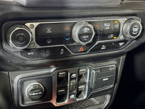 Used 2020 Jeep Gladiator Sport w/ Quick Order Package 24S image 13