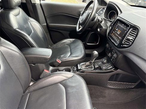 Used 2018 Jeep Compass Limited w/ Navigation Group image 23