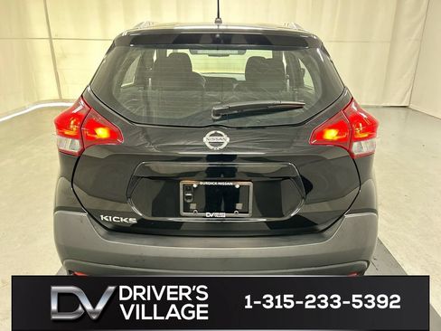 Used 2019 Nissan Kicks S FWD image 20