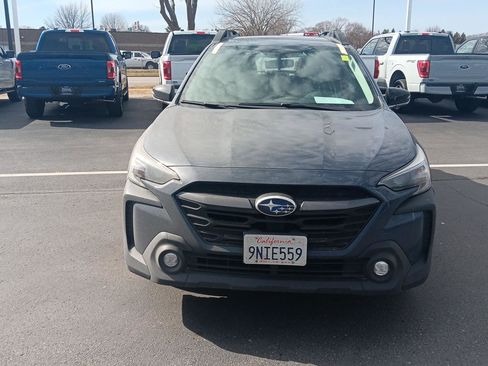 Used 2025 Subaru Outback Premium image 11