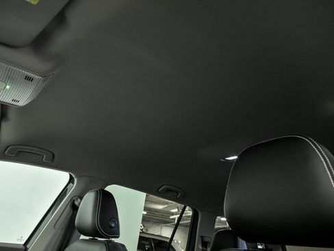 Certified 2025 Volkswagen Atlas SE w/ Black Wheel Package image 7