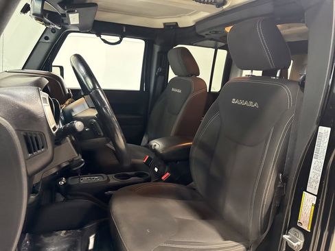 Used 2017 Jeep Wrangler Unlimited Sahara AWD/4WD image 20
