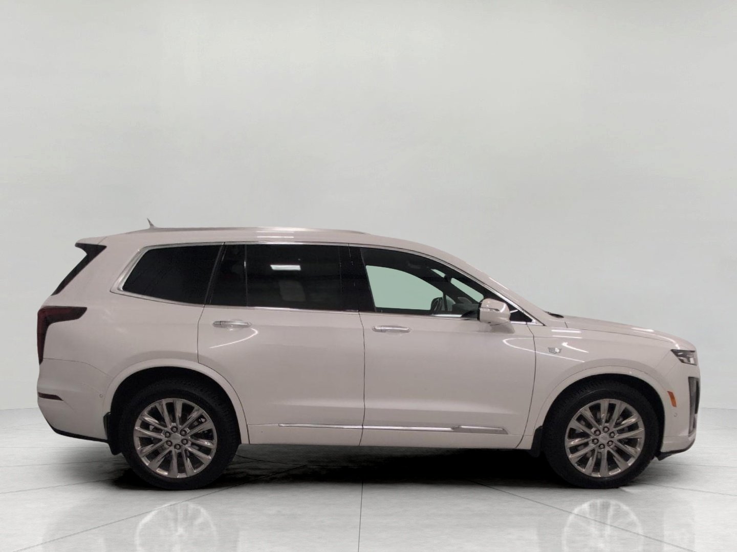 Used 2022 Cadillac XT6 Premium Luxury w/ Technology Package AWD/4WD image 11
