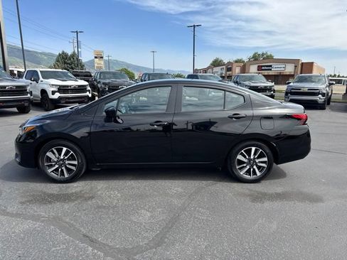 Used 2025 Nissan Versa SV FWD image 4