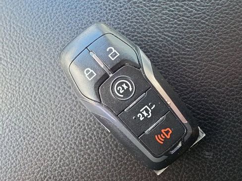 Used 2015 Ford F150 Lariat w/ Equipment Group 502A Luxury AWD/4WD image 37