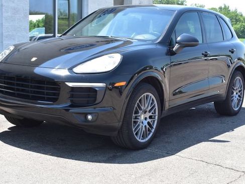 Used 2017 Porsche Cayenne Platinum Edition AWD/4WD image 17