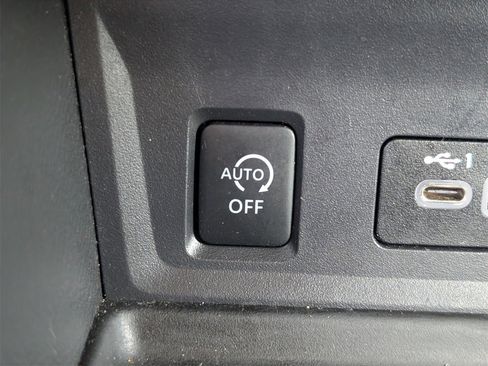 Used 2025 Nissan Sentra SV image 19