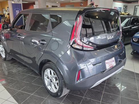 Used 2023 Kia Soul LX w/ LX Technology Package image 8
