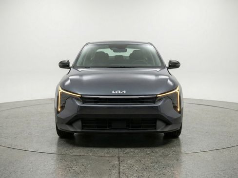 Used 2025 Kia K4 FWD image 2