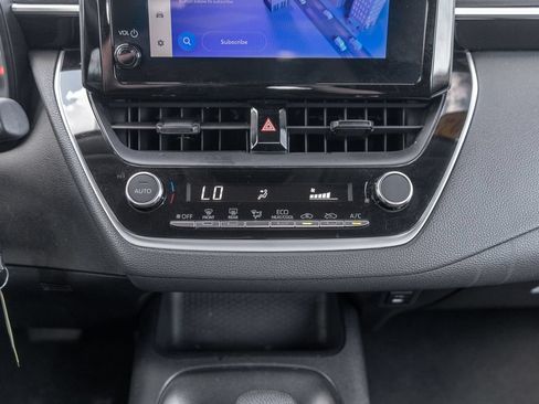Used 2024 Toyota Corolla LE FWD image 27