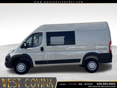 New 2025 RAM ProMaster 2500 w/ Crew Van Package FWD image 5