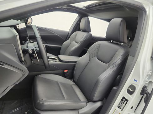 Used 2024 Lexus RX 350 Premium w/ Cold Area Package FWD image 10