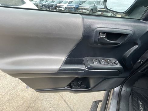 Used 2019 Toyota Tacoma SR w/ SR Convenience Package RWD image 20