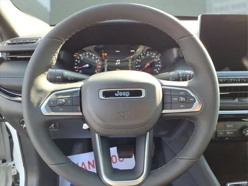 New 2026 Jeep Compass Latitude image 12