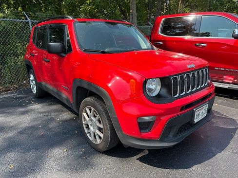 Used 2020 Jeep Renegade Sport w/ Sport Appearance Group AWD/4WD image 3