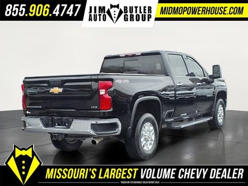 Used 2022 Chevrolet Silverado 2500 LTZ w/ LTZ Convenience Package image 31