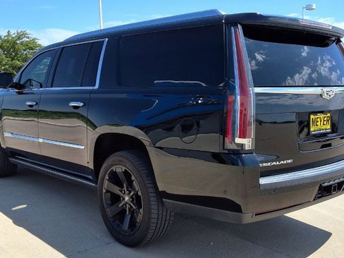 Used 2020 Cadillac Escalade ESV Platinum AWD/4WD image 6